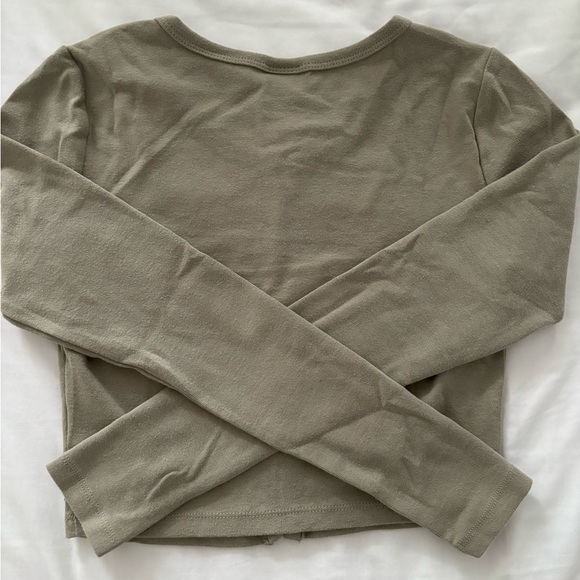 Aritzia sage button cardigan top - Picture 2 of 5